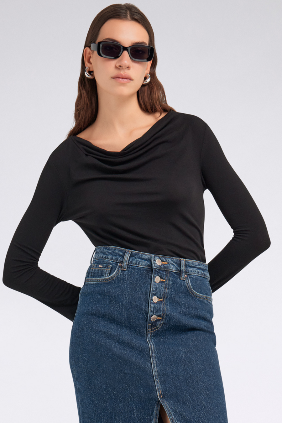 TILLYS M/L 0200 - Women's Long Sleeve Slim Fit Black T-Shirt - main image