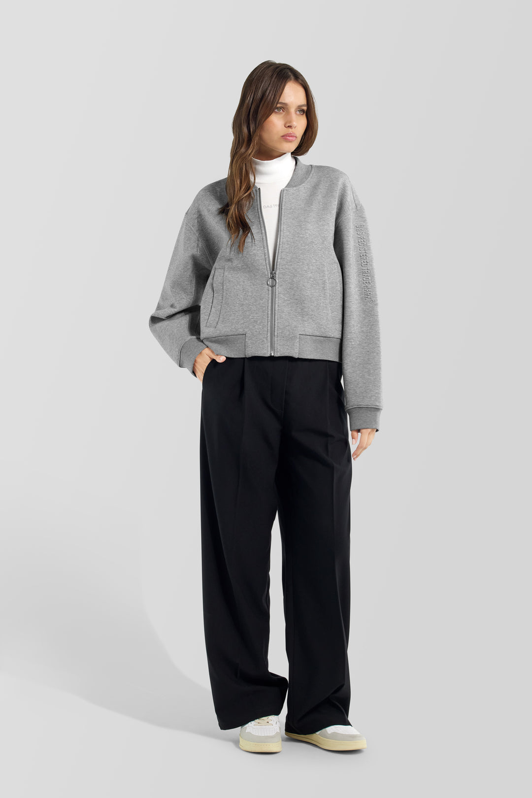 MELANIE BOMBER F.ZIP 2923