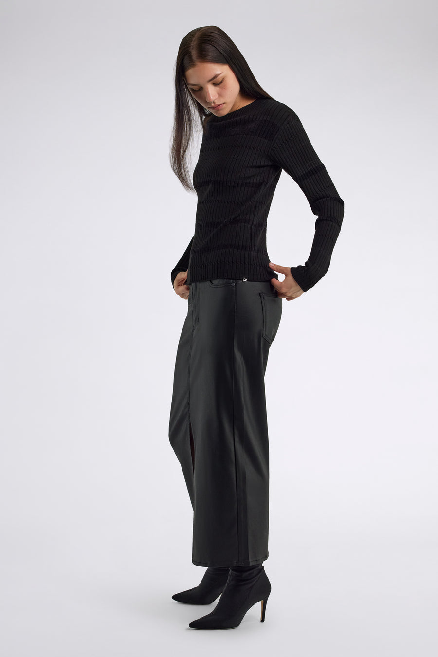 GARANCE 0200 - Women's slim fit black tricot - main image