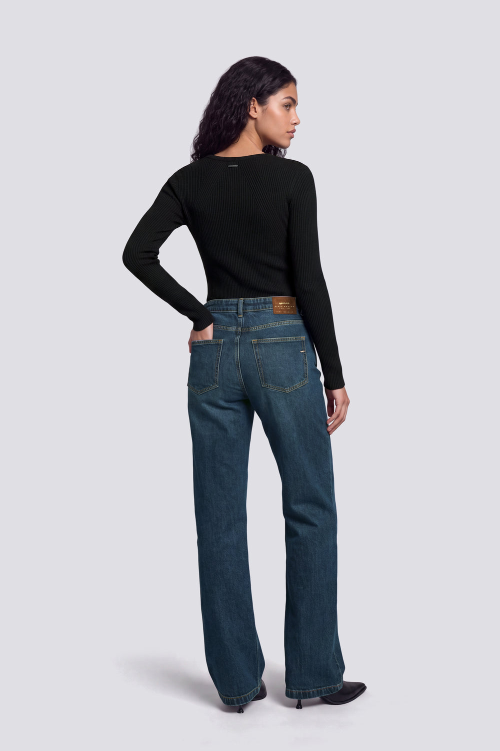 LUNA ROUND WK 0200 - Maglia tricot donna slim fit elegante e moderna - secondary image
